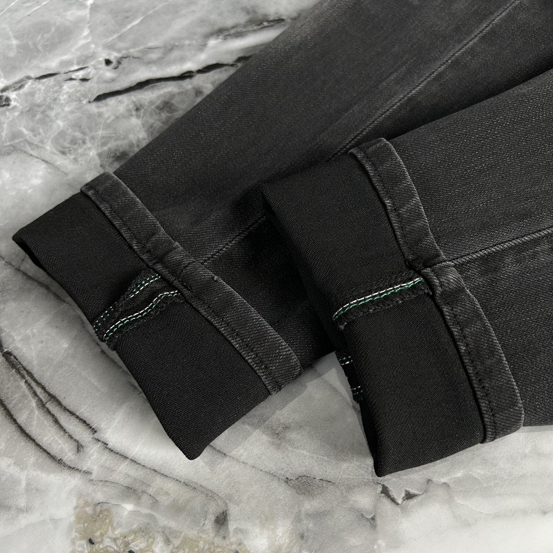 1729776057830
